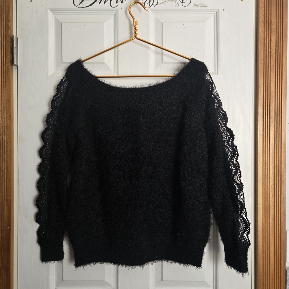 Willow & Root Elegant Black Sweater with Lace Sleeves